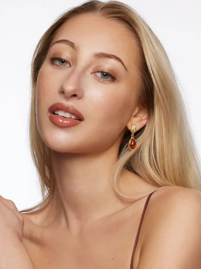 Lucy Silverman — fashion and editorial model at FACES by TDA, London modelling agency